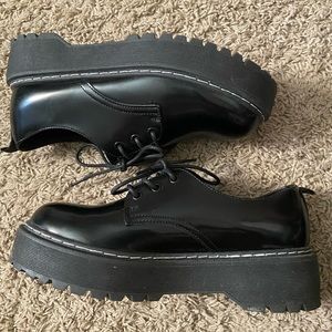 Black Platformed Oxfords